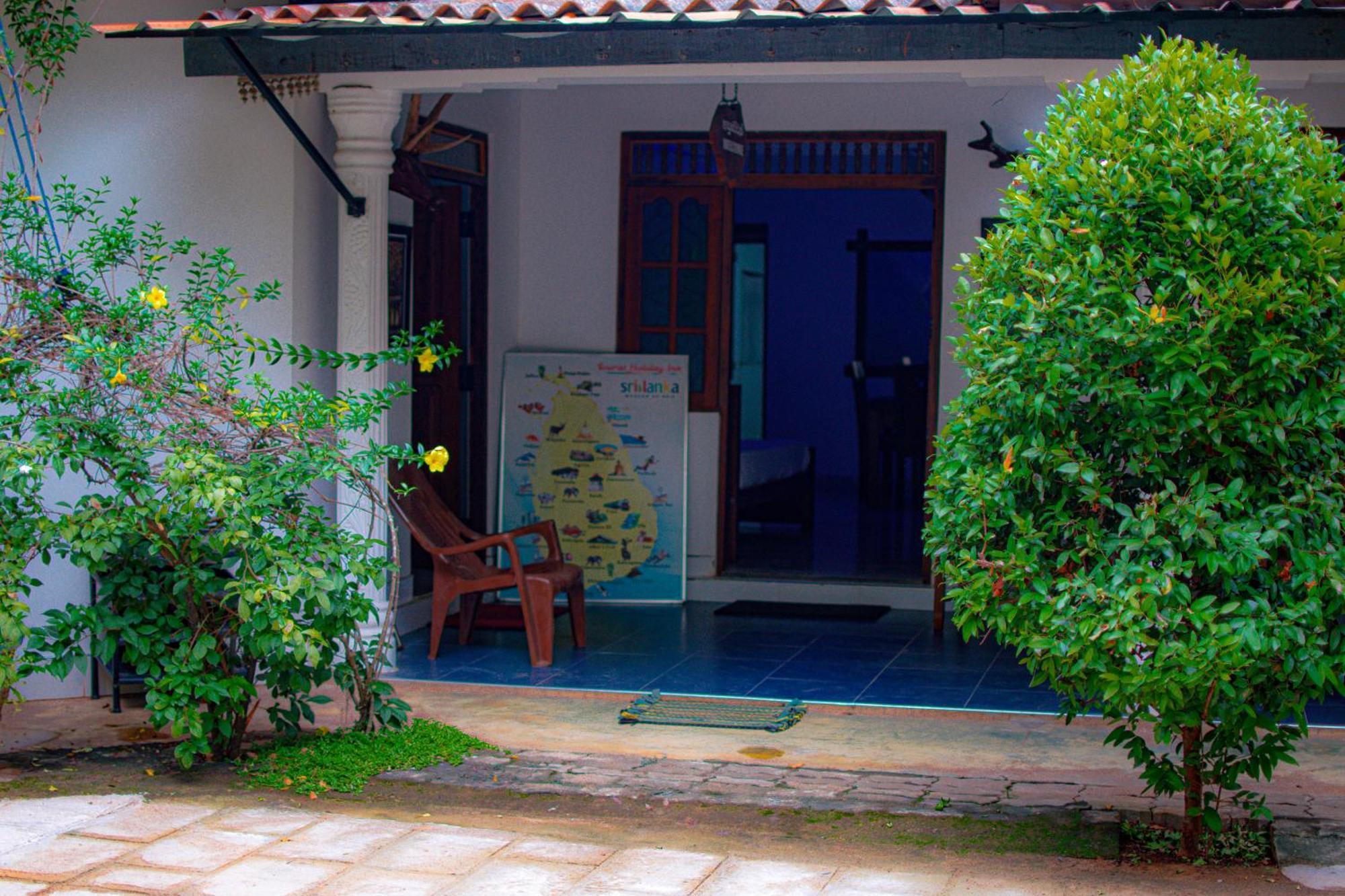Tourist Holiday Inn ดัมบูลลา ภายนอก รูปภาพ